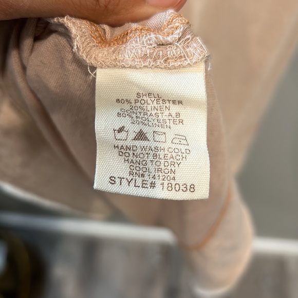 Hem & Thread Colorblock Pocket Tank - Picture 4 of 4